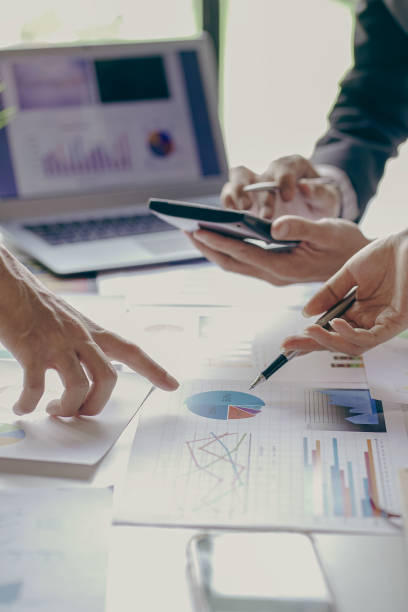 تحلیل تاثیر تغییرات در سیاست‌های دولت بر انطباق